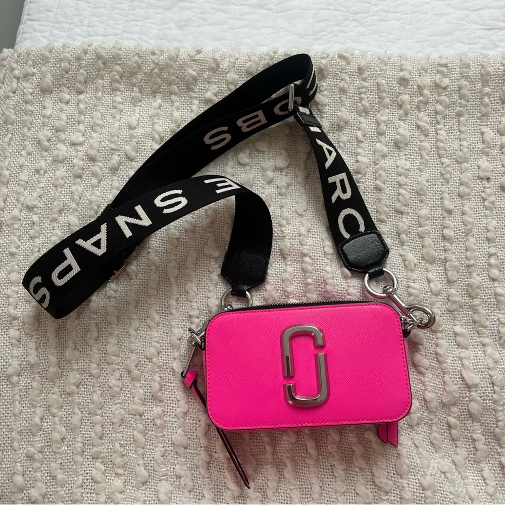 Marc Jacobs The Snapshot Bag Bright Pink